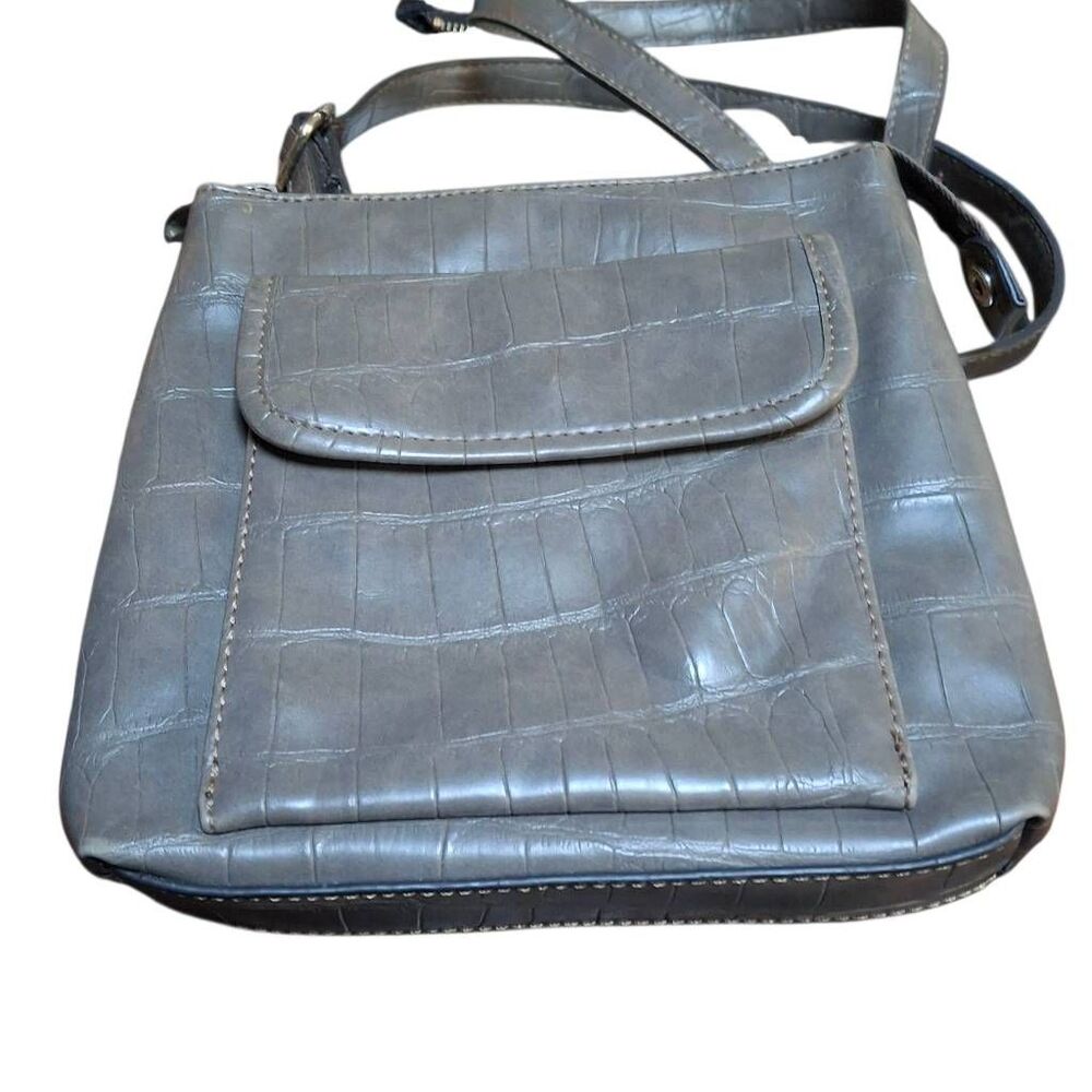 Chic Gray Croc-Embossed Relic Crossbody Bag – Adjustable Strap, Multiple Pockets